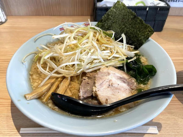 ネギ味噌ラーメン（脂多め） 950円