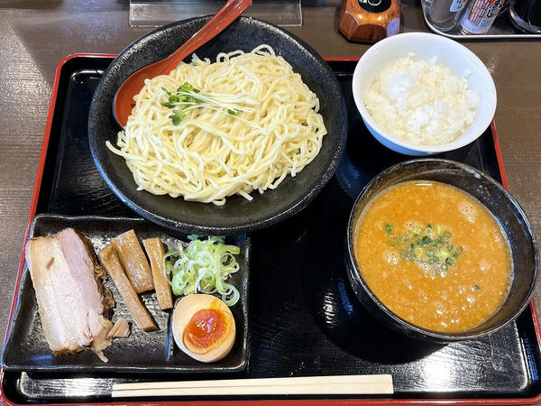 旨辛味噌つけ麺 1,100円 ＋ ミニご飯（平日ランチタイム無料）