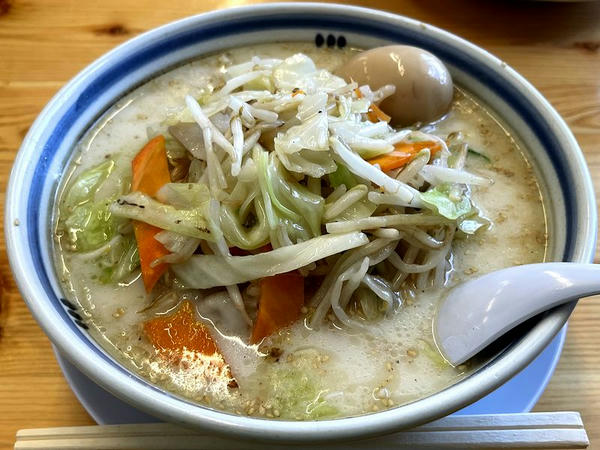 味玉野菜ラーメン（しお味） 1,056円