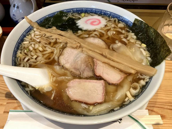 醤油ワンタン麺（大盛） 1,050円