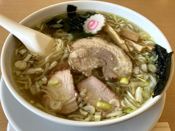 塩ラーメン 830円