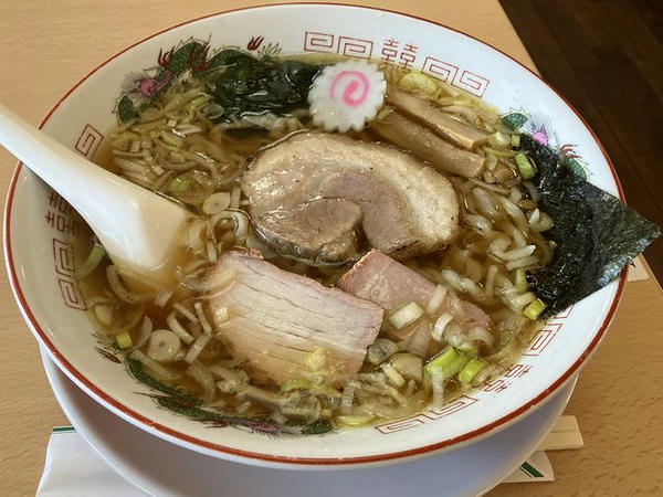 醤油ラーメン 830円