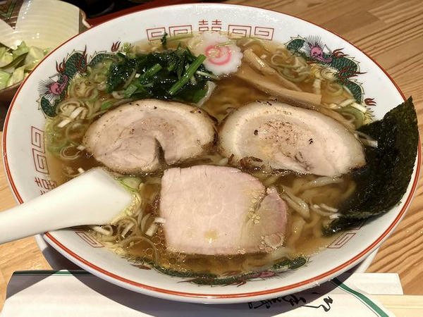 醤油ラーメン 830円