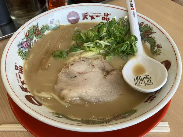 ラーメン（並・こってり） 940円
