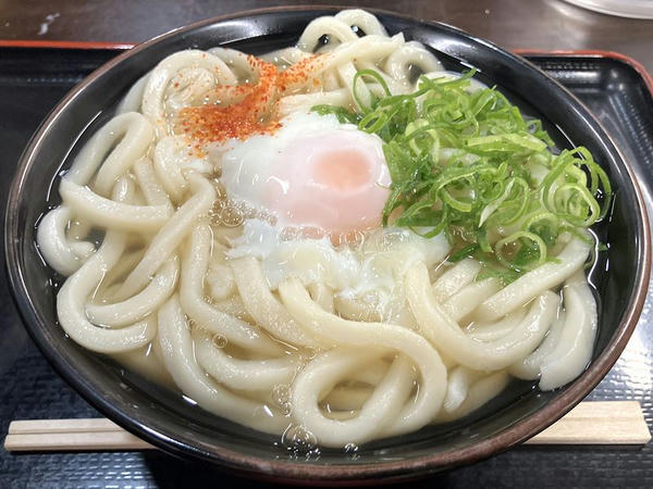 かけ（並） 320円 ＋ 店内自作温泉玉子 120円