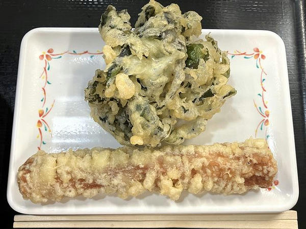 わかめの天ぷら 140円 と 鯛入りちくわ天 140円