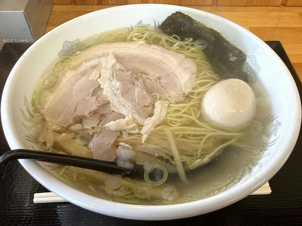味玉ラーメン（塩） 880円
