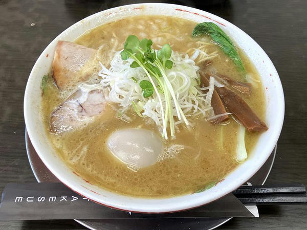 味玉二代目UWO中華そば 1,100円
