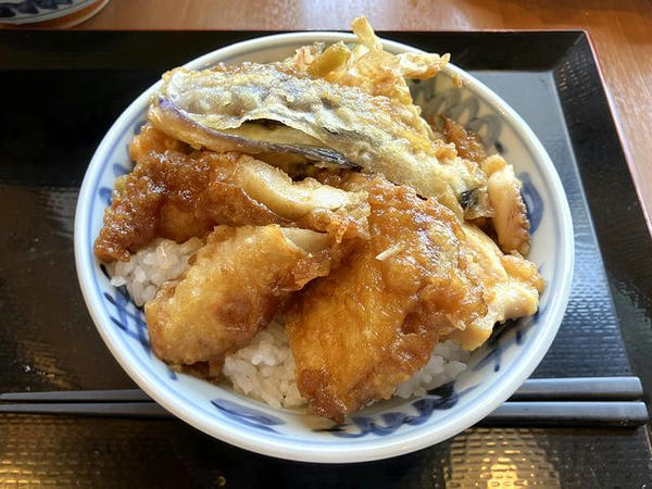 おまかせ天丼 330円