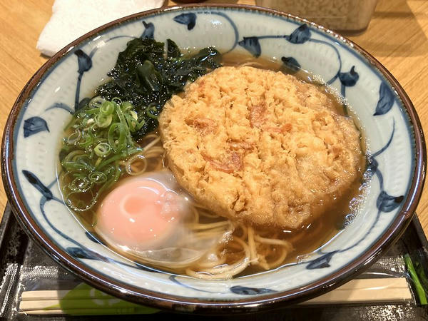 天ぷらそば 530円 ＋ 生たまご 130円