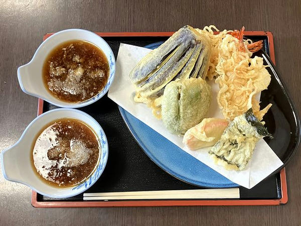 天ぷら盛合せ 800円