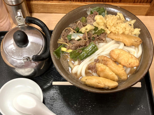 肉ごぼう天うどん 760円