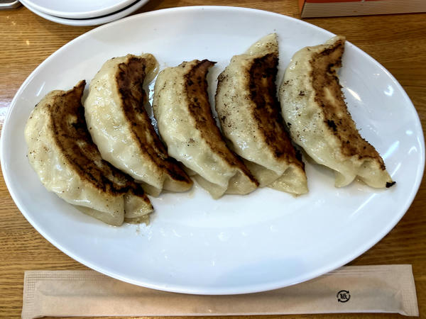 びっくり餃子セット 850円の、びっくり餃子