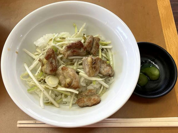 新得地鶏のせせり丼 350円