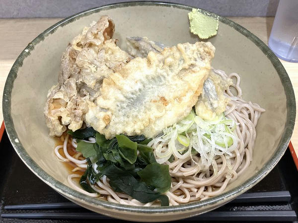 舞茸天と目鯵天・茄子天そば（冷） 670円