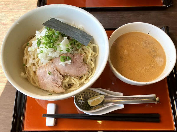 煮干しの胡麻つけ麺 1,000円