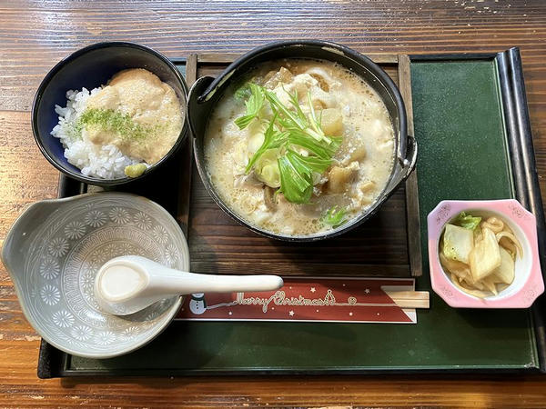 けんちんうどんとミニとろろめしのセット 1,100円