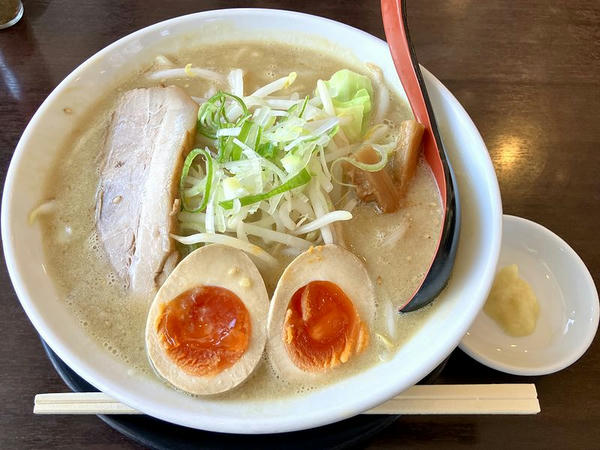 白味噌らーめん（味玉入り） 1,180円