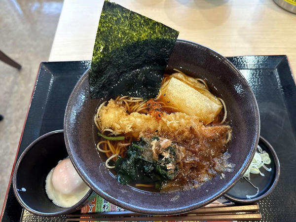 開運そば 720円 ＋ 温泉玉子 100円
