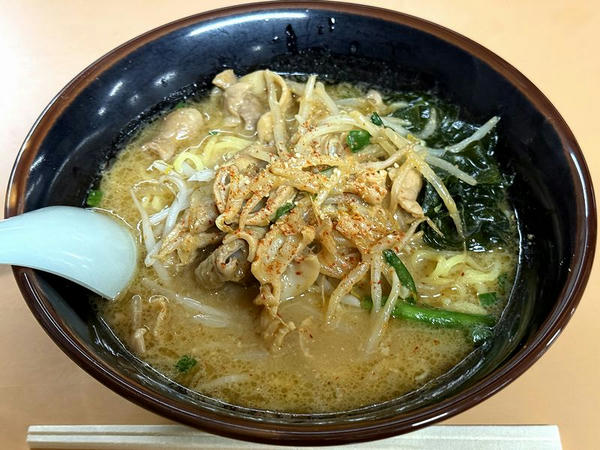 ホルモンみそラーメン 850円