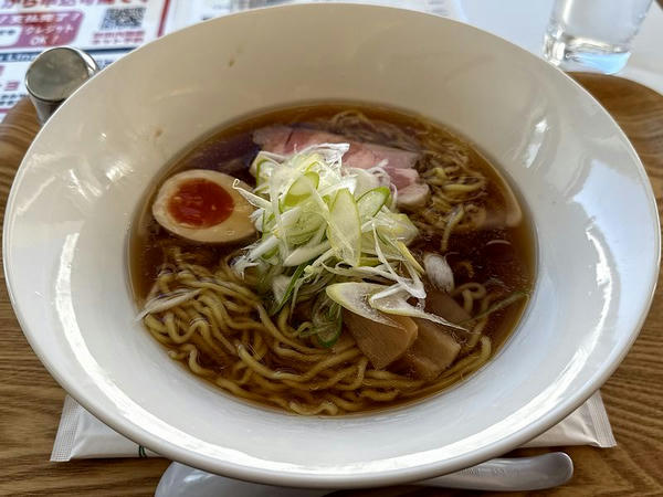 醤油らーめん 780円