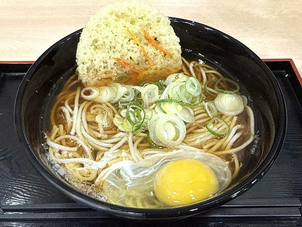 天玉そば 610円