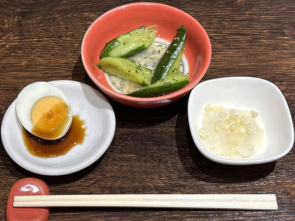 お通し 390円（税別）