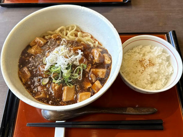 麻婆担々麺（汁なし） 900円 ＋ 半ライス（平日ランチタイムサービス）