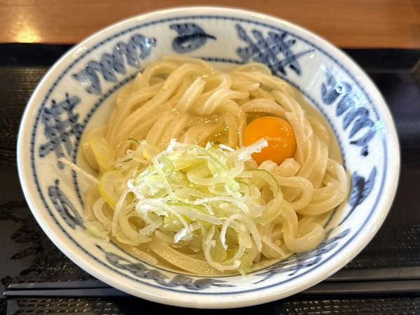 釜玉うどん（並） 528円