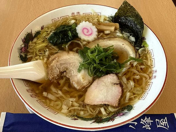 醤油ラーメン 880円