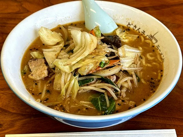 肉野菜みそラーメン 800円