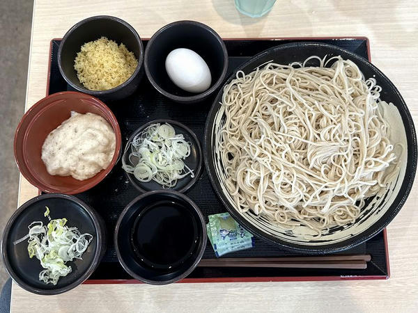 特もり 960円 ＋ とろろ 180円 ＋ 生たまご 80円