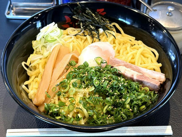 油そば（W盛り） 880円 ＋ スペシャルトッピングA 180円