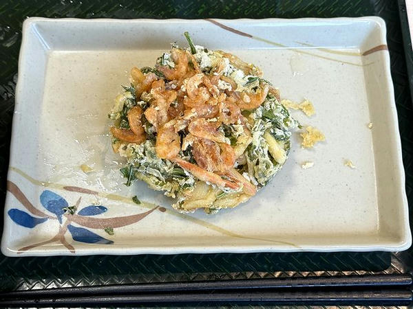季節のかき揚げ（海鮮かき揚げ） 220円