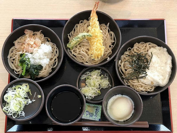 太郎三昧そば（1.5倍盛り） 960円 ＋ 温泉玉子（クーポンで無料）
