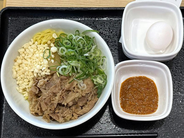 牛玉スタミナまぜそば 767円