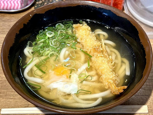 えび天うどん 450円 ＋ 玉子 50円