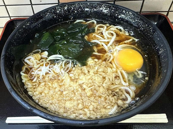 朝そば 390円 ＋ 生玉子 90円