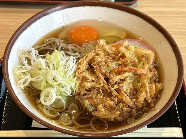 月見かき揚げそば 920円