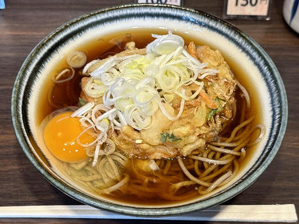 かき揚げそば 730円 ＋ 生卵 120円