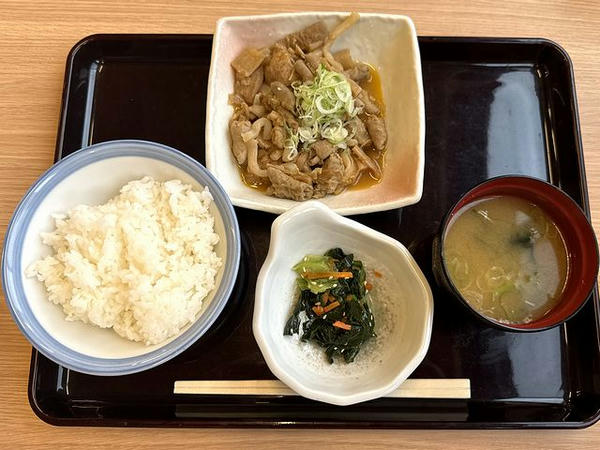 パンチ定食 920円