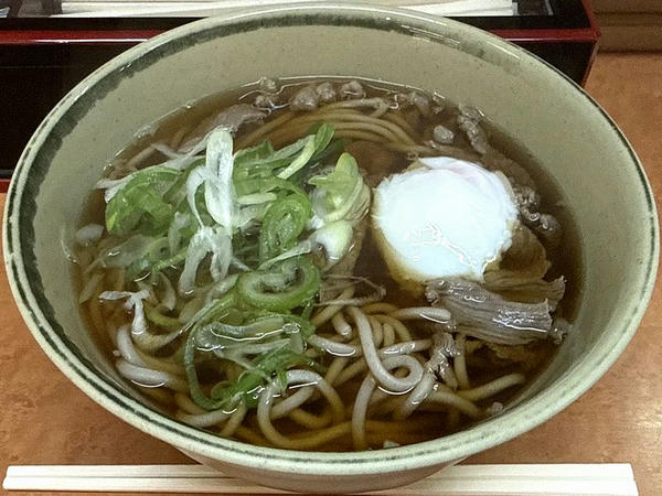 牛肉そば 980円 ＋ 温泉たまご 110円