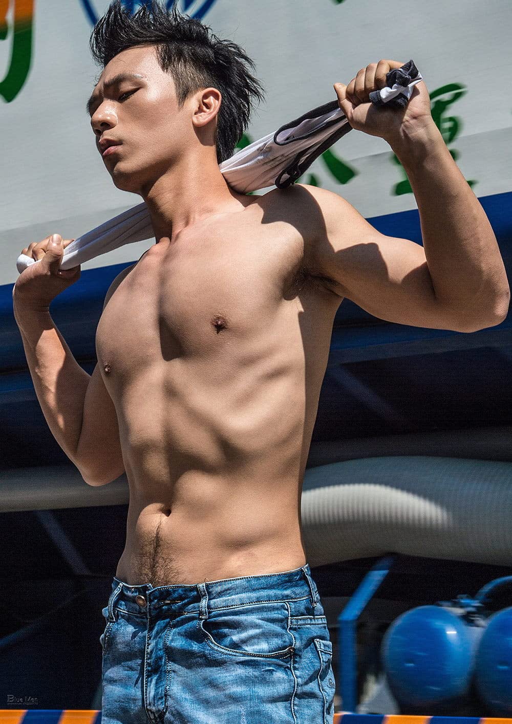藍男色　裸 