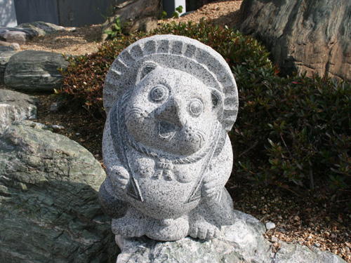 御影石材たぬき置物