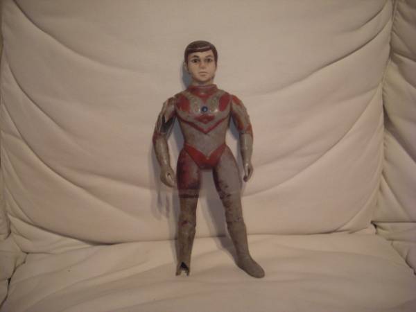 ボロボロフィギュア　ウルトラマン