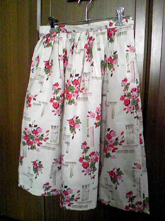 花柄のスカート
