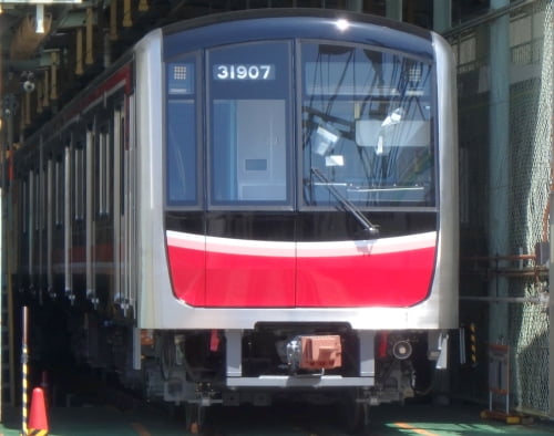 川重兵庫】「東京メトロ16000系&大阪市営地下鉄30000系 留置中