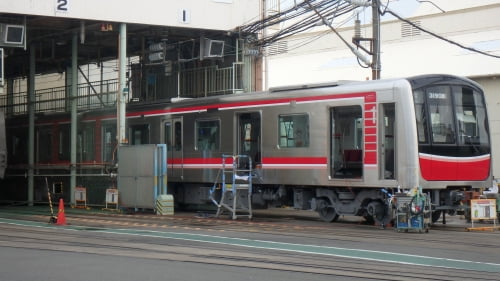 やっぱり「あの地下鉄も結局作るの？」と思わせる構体も見えた