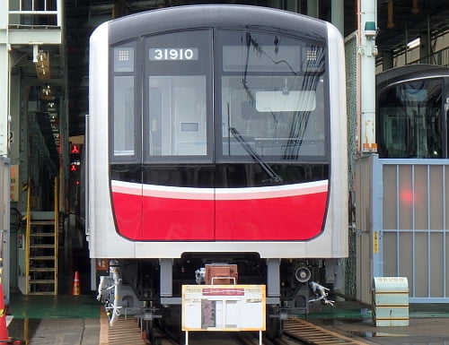 川崎重工、ニューヨーク市交通局向け地下鉄電車「R211」の初編成