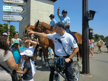フランスの警察パトロール馬